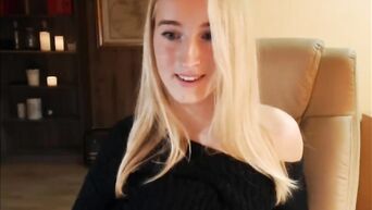 Blonde has fun and masturbates