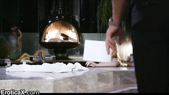 Blonde fucked on the kitchen table in a cunt